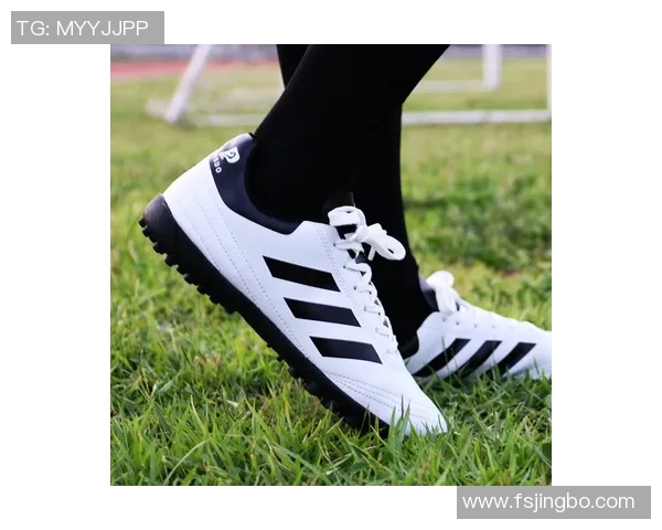 球星同款足球鞋价格差异大并非所有高性能球鞋都昂贵